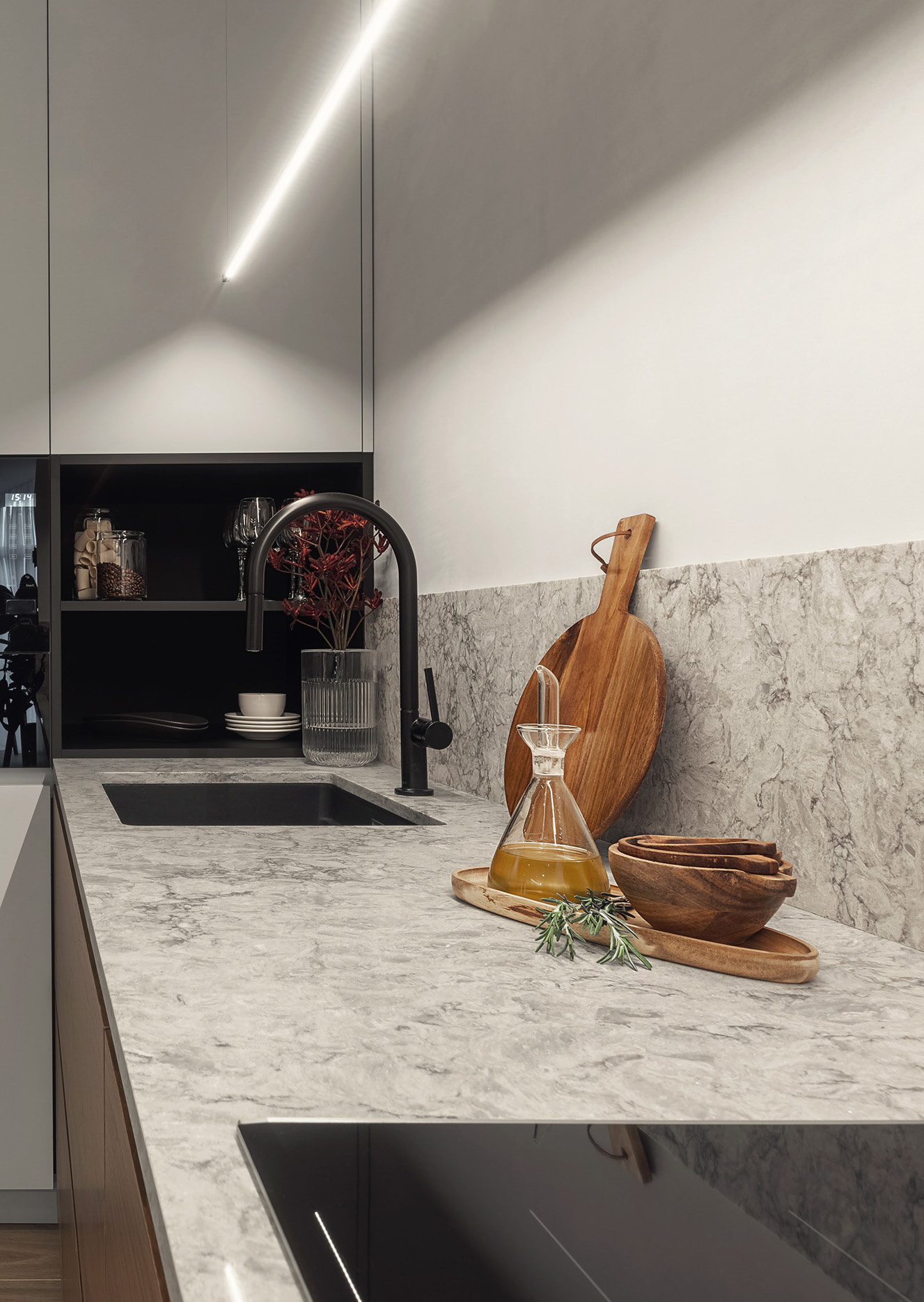 Countertops & Fixtures